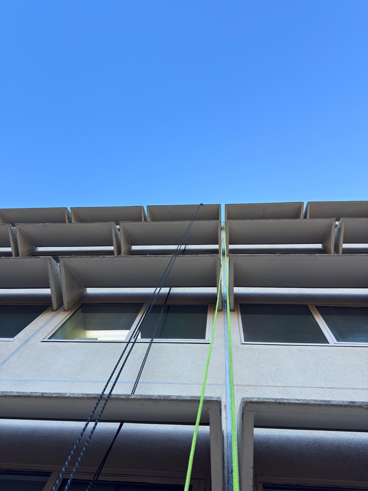 Why Castle Hill Buildings Need Scheduled Window Cleaning